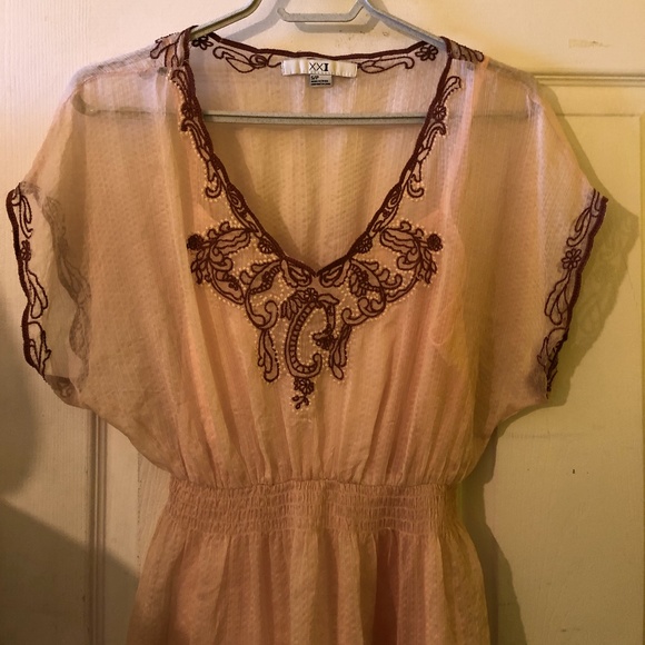 Delicate pink top - Picture 9 of 12